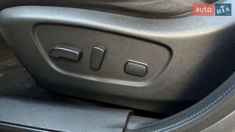 Позашляховик / Кросовер Nissan Rogue 2019 в Одесі