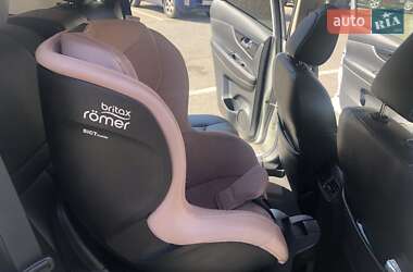 Внедорожник / Кроссовер Nissan Rogue 2018 в 