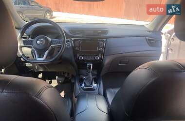 Внедорожник / Кроссовер Nissan Rogue 2018 в 