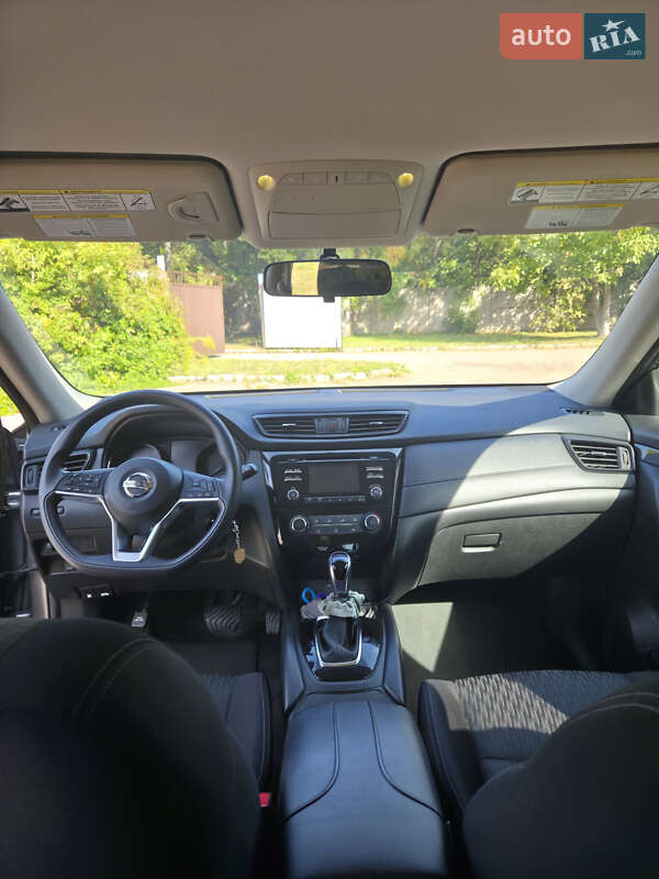 Внедорожник / Кроссовер Nissan Rogue 2016 в Полтаве