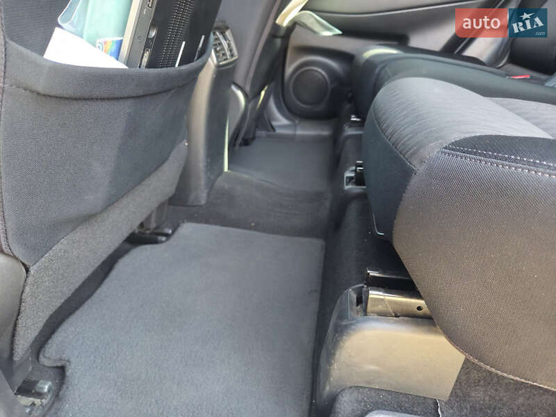 Внедорожник / Кроссовер Nissan Rogue 2016 в Полтаве