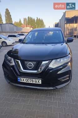 Внедорожник / Кроссовер Nissan Rogue 2017 в Хмельницком