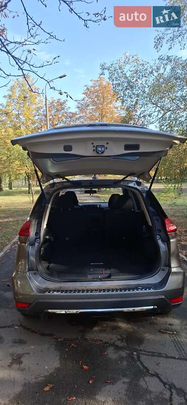 Позашляховик / Кросовер Nissan Rogue 2016 в Кривому Розі