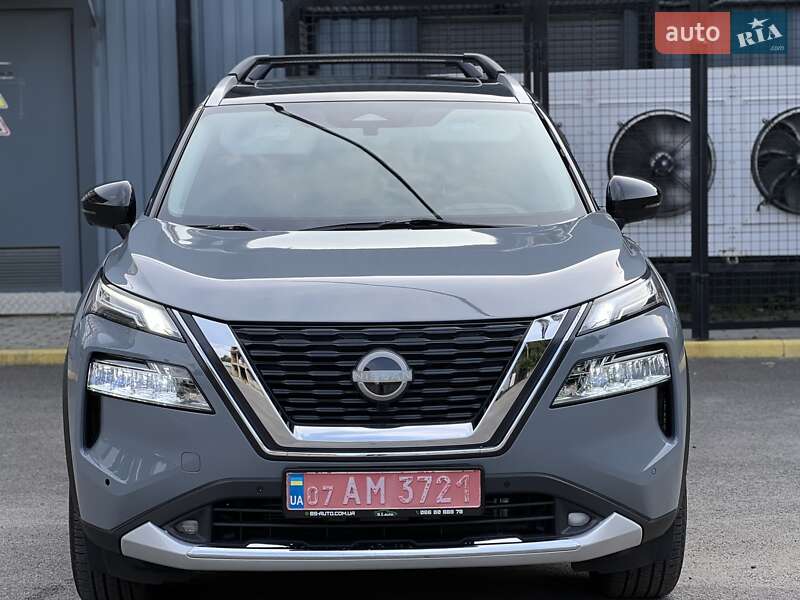 Внедорожник / Кроссовер Nissan Rogue 2023 в Ужгороде