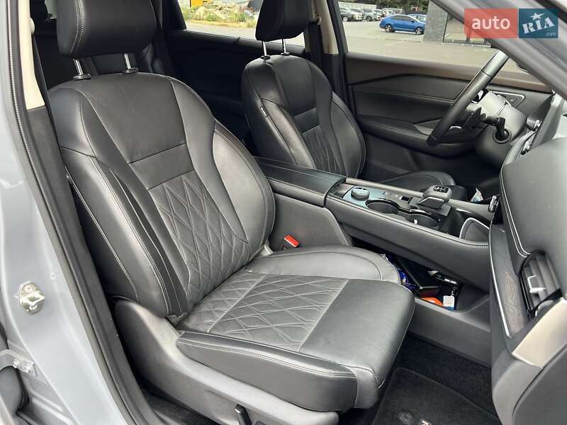 Внедорожник / Кроссовер Nissan Rogue 2023 в Ужгороде