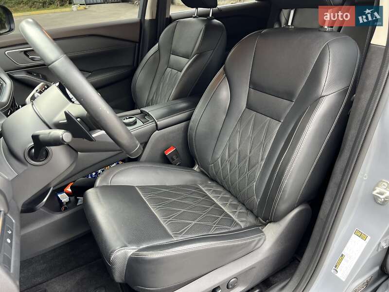 Внедорожник / Кроссовер Nissan Rogue 2023 в Ужгороде