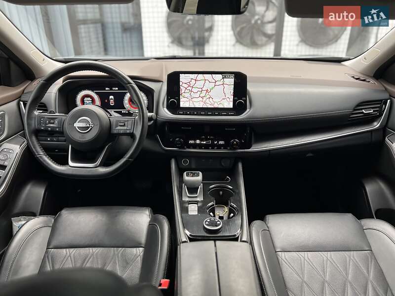 Внедорожник / Кроссовер Nissan Rogue 2023 в Ужгороде