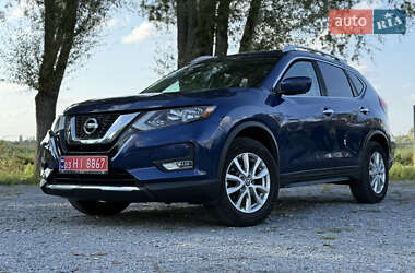 Позашляховик / Кросовер Nissan Rogue 2017 в Рівному