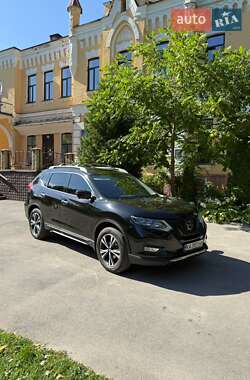 Позашляховик / Кросовер Nissan Rogue 2017 в Чернігові