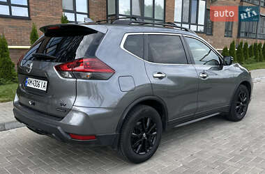 Внедорожник / Кроссовер Nissan Rogue 2018 в 
