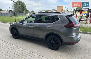 Внедорожник / Кроссовер Nissan Rogue 2018 в 