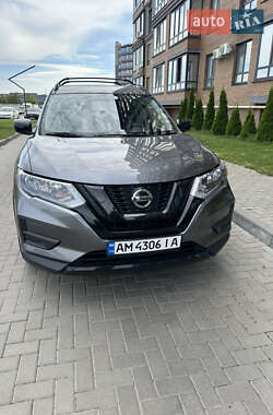 Внедорожник / Кроссовер Nissan Rogue 2018 в 