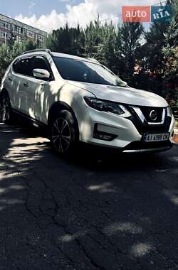 Внедорожник / Кроссовер Nissan Rogue 2017 в 