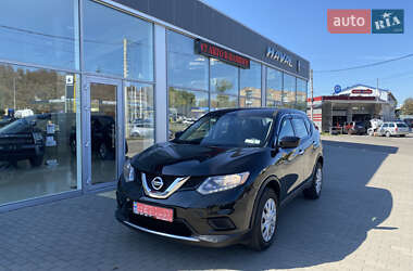 Внедорожник / Кроссовер Nissan Rogue 2016 в Полтаве
