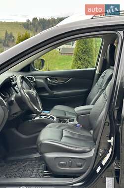 Позашляховик / Кросовер Nissan Rogue 2014 в 