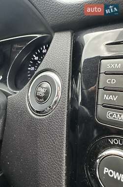 Позашляховик / Кросовер Nissan Rogue 2014 в 