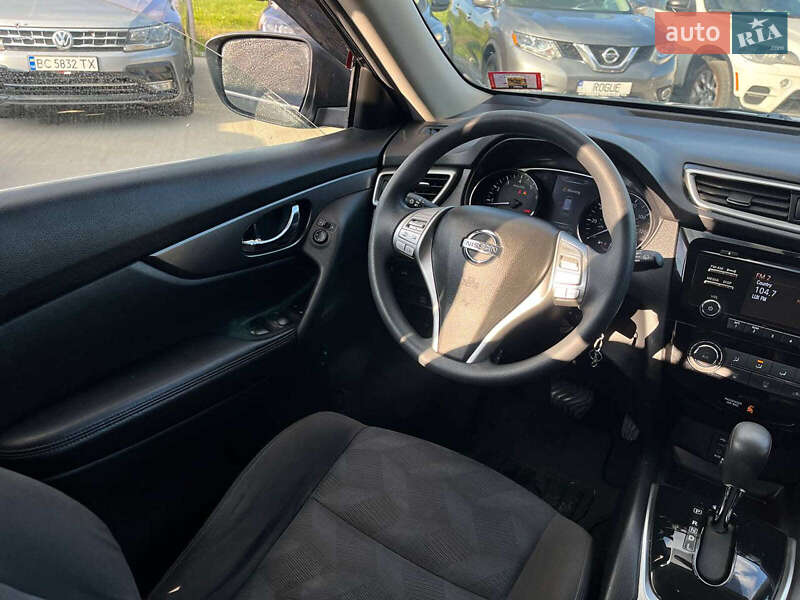 Внедорожник / Кроссовер Nissan Rogue 2015 в Львове