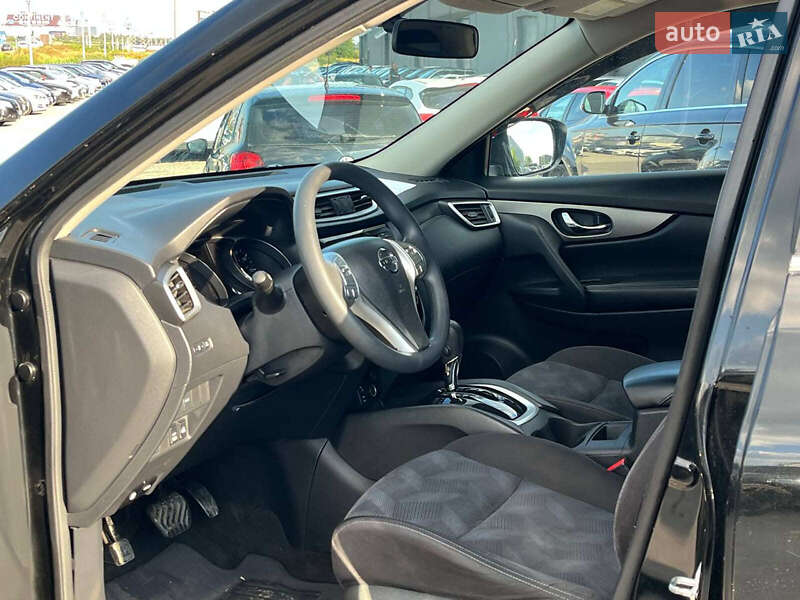 Внедорожник / Кроссовер Nissan Rogue 2015 в Львове