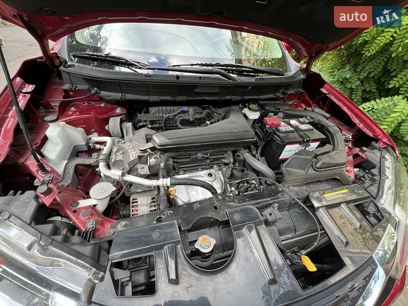 Внедорожник / Кроссовер Nissan Rogue 2017 в Ивано-Франковске