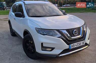 Внедорожник / Кроссовер Nissan Rogue 2016 в Киеве