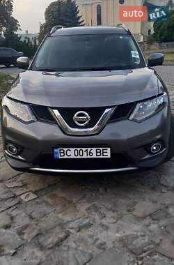 Внедорожник / Кроссовер Nissan Rogue 2016 в 