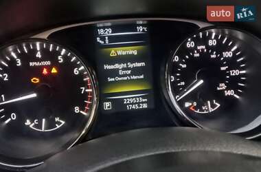 Внедорожник / Кроссовер Nissan Rogue 2016 в 