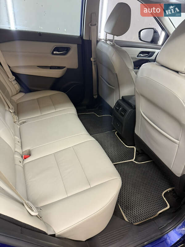 Позашляховик / Кросовер Nissan Rogue 2020 в Чернігові