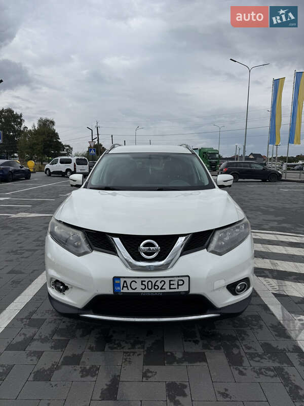 Внедорожник / Кроссовер Nissan Rogue 2015 в Луцке