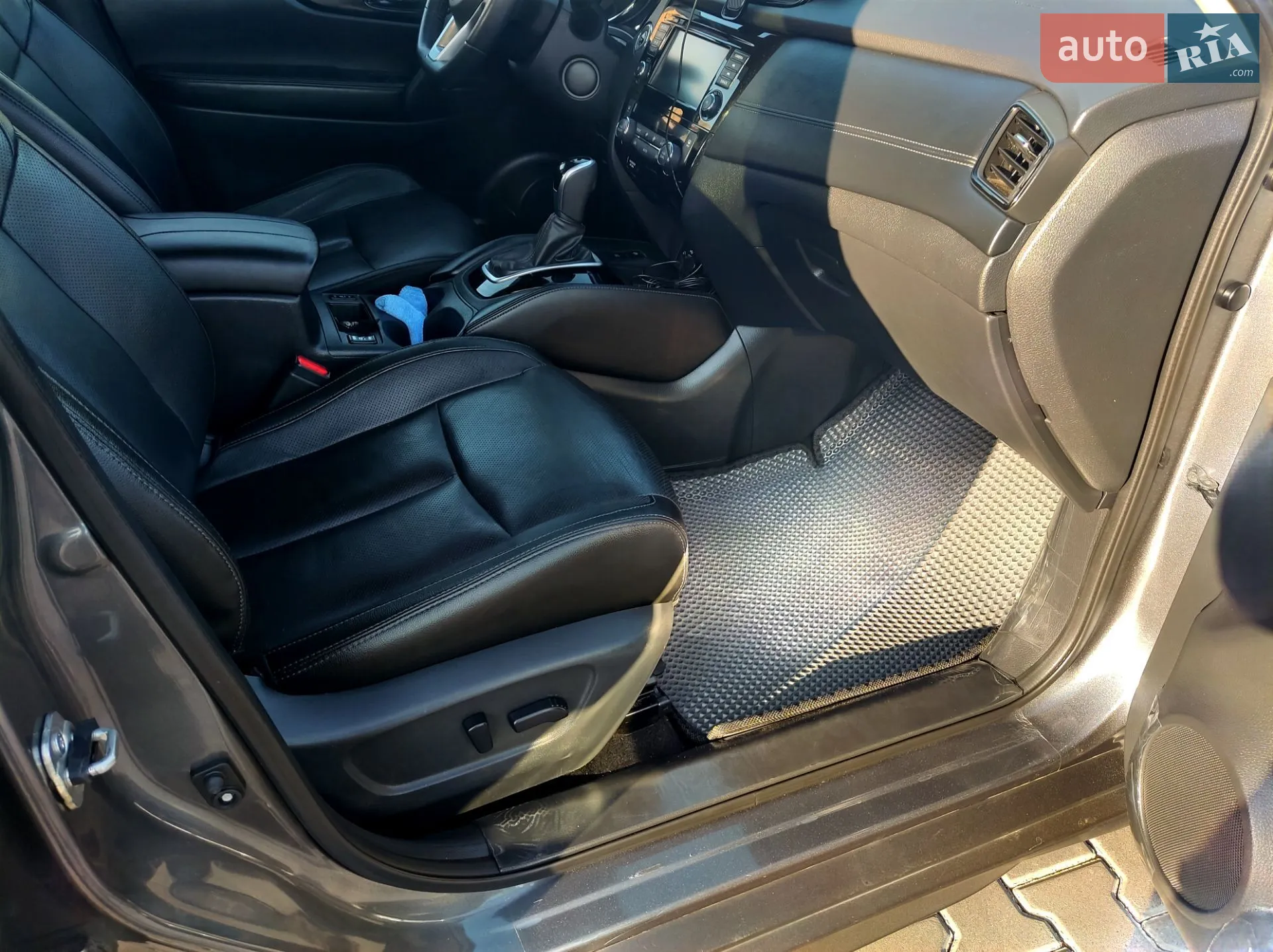 2019 Nissan Rogue - мініатюра 14