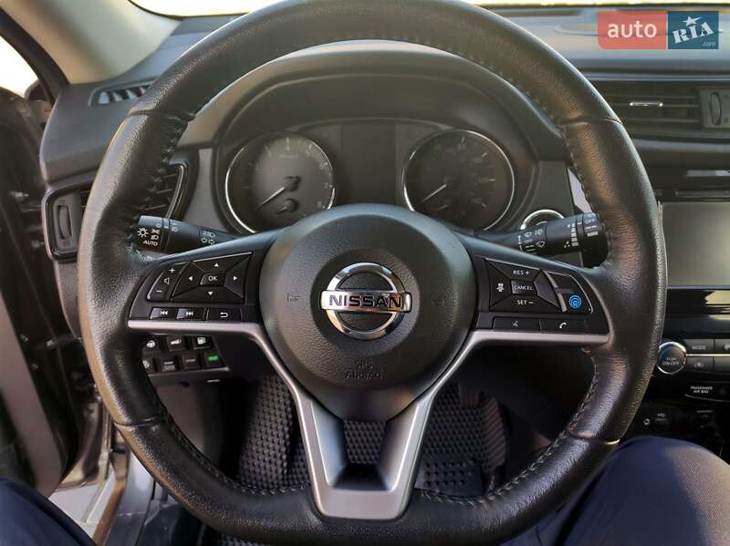 Позашляховик / Кросовер Nissan Rogue 2019 в Чернівцях