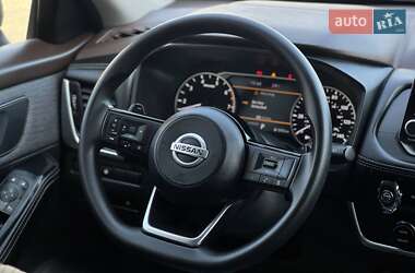 Внедорожник / Кроссовер Nissan Rogue 2023 в 