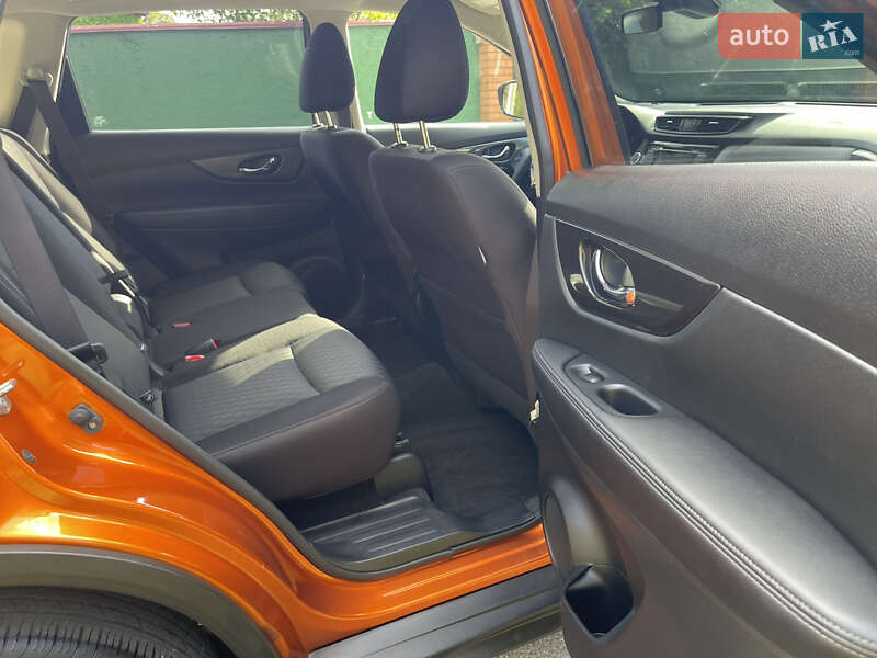 Внедорожник / Кроссовер Nissan Rogue 2019 в Днепре