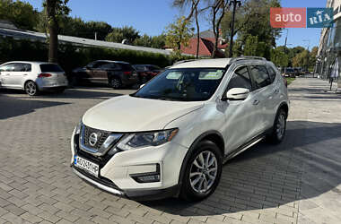 Внедорожник / Кроссовер Nissan Rogue 2018 в Ужгороде