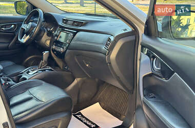 Внедорожник / Кроссовер Nissan Rogue 2019 в 