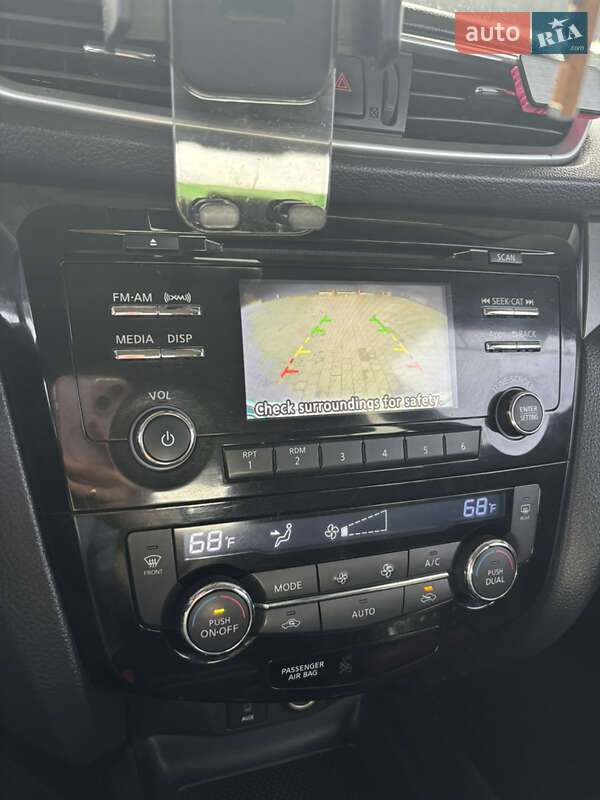 Внедорожник / Кроссовер Nissan Rogue 2015 в Каменец-Подольском
