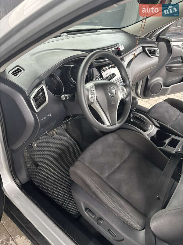 Внедорожник / Кроссовер Nissan Rogue 2015 в Каменец-Подольском