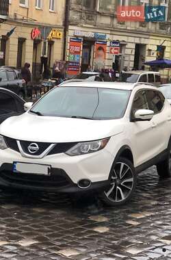 Позашляховик / Кросовер Nissan Rogue 2017 в Мостиській