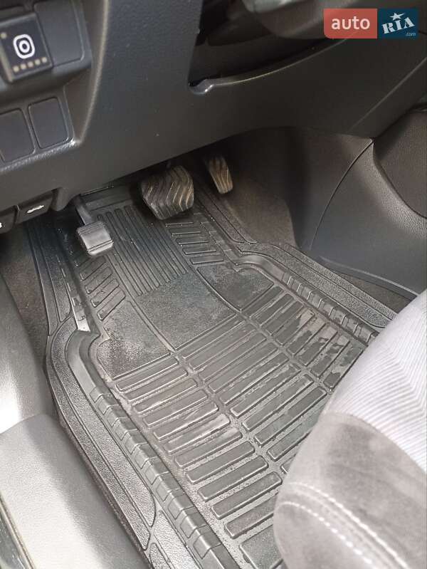 Позашляховик / Кросовер Nissan Rogue 2015 в Костопілі