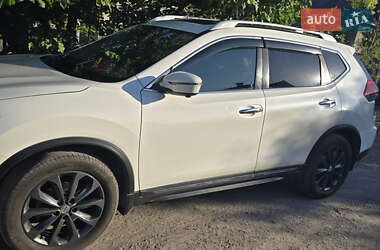 Внедорожник / Кроссовер Nissan Rogue 2017 в Запорожье