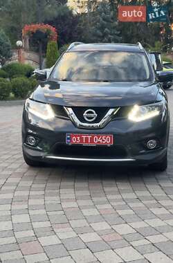 Внедорожник / Кроссовер Nissan Rogue 2016 в Стрые