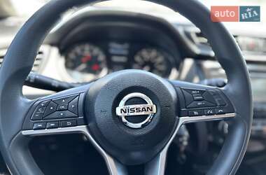 Внедорожник / Кроссовер Nissan Rogue 2016 в 
