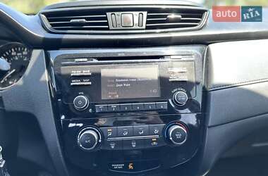 Внедорожник / Кроссовер Nissan Rogue 2016 в 