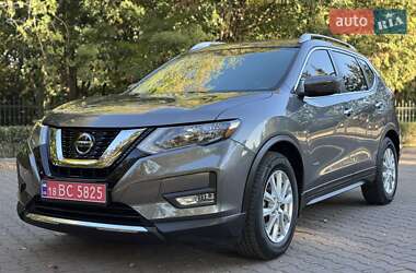 Внедорожник / Кроссовер Nissan Rogue 2018 в 