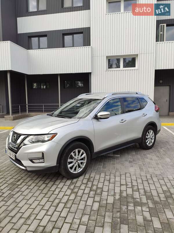 Внедорожник / Кроссовер Nissan Rogue 2019 в Каменском