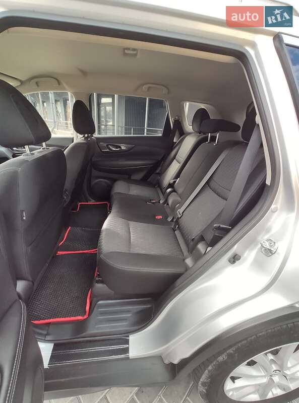 Внедорожник / Кроссовер Nissan Rogue 2019 в Каменском