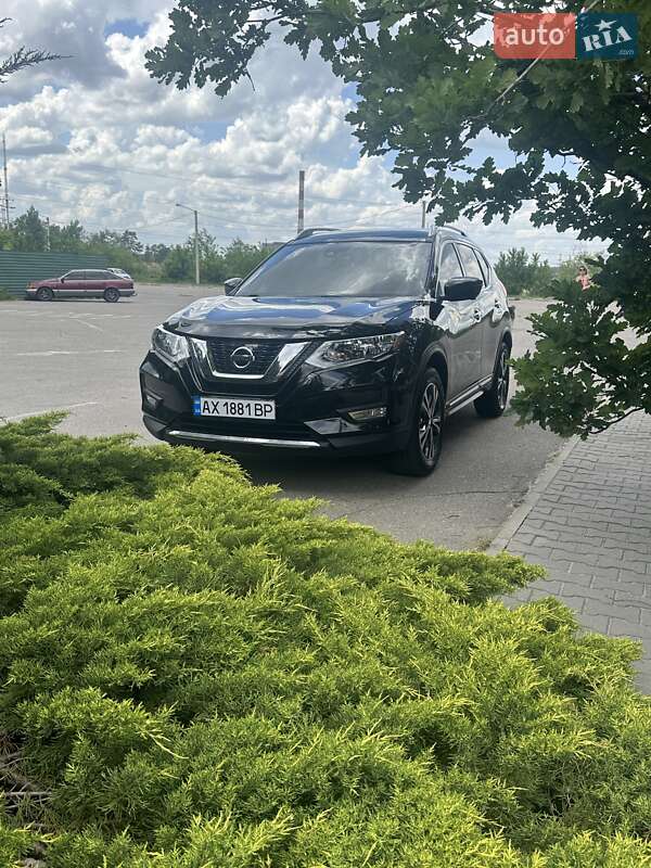 Позашляховик / Кросовер Nissan Rogue 2017 в Харкові