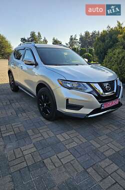 Позашляховик / Кросовер Nissan Rogue 2017 в Судовій Вишні