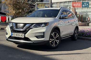 Внедорожник / Кроссовер Nissan Rogue 2016 в Кривом Роге