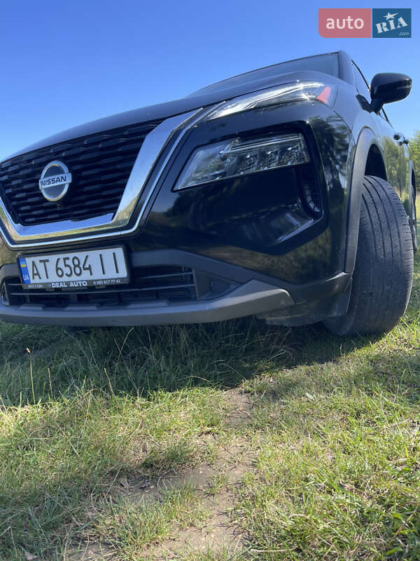 Внедорожник / Кроссовер Nissan Rogue 2021 в Ивано-Франковске