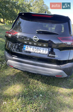 Внедорожник / Кроссовер Nissan Rogue 2021 в 